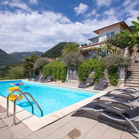 Sleeps 6 Pool Air Con Appartement Argegno