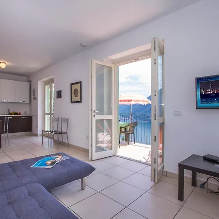 Appartement Sleeps 6 Pool Air Con