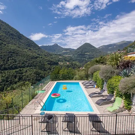 Appartement Sleeps 6 Pool Air Con