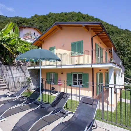Appartement Sleeps 6 Pool Air Con