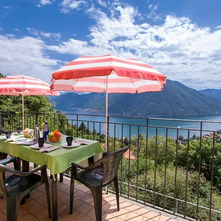 Sleeps 6 Pool Air Con Argegno